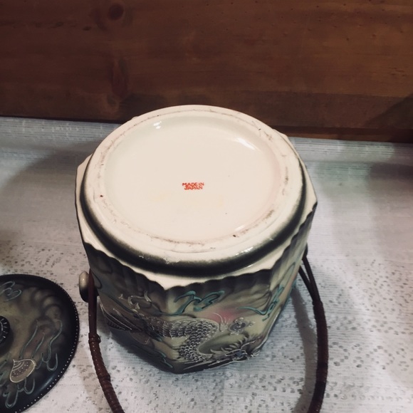 Japanese Dragonware Covered Tea Caddy - Picture 14 of 15
